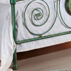 cama doble clásica con la decoración de hierro forjado Rachael viadurini