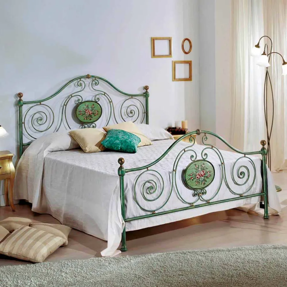 cama doble clásica con la decoración de hierro forjado Rachael viadurini