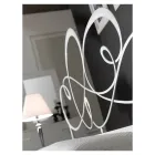 Cama de matrimonio con pie de cama, colchón y 2 mesitas de noche a juego - Nebbia viadurini