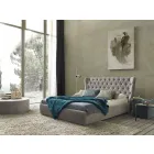 Cama doble de diseño moderno Selene Bolzan con cabecero acolchado viadurini
