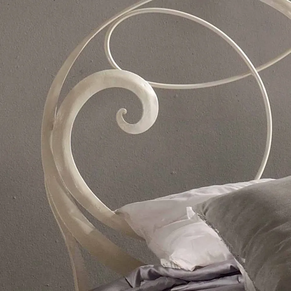 cama doble en hierro forjado con decoración de clave de sol Athena viadurini