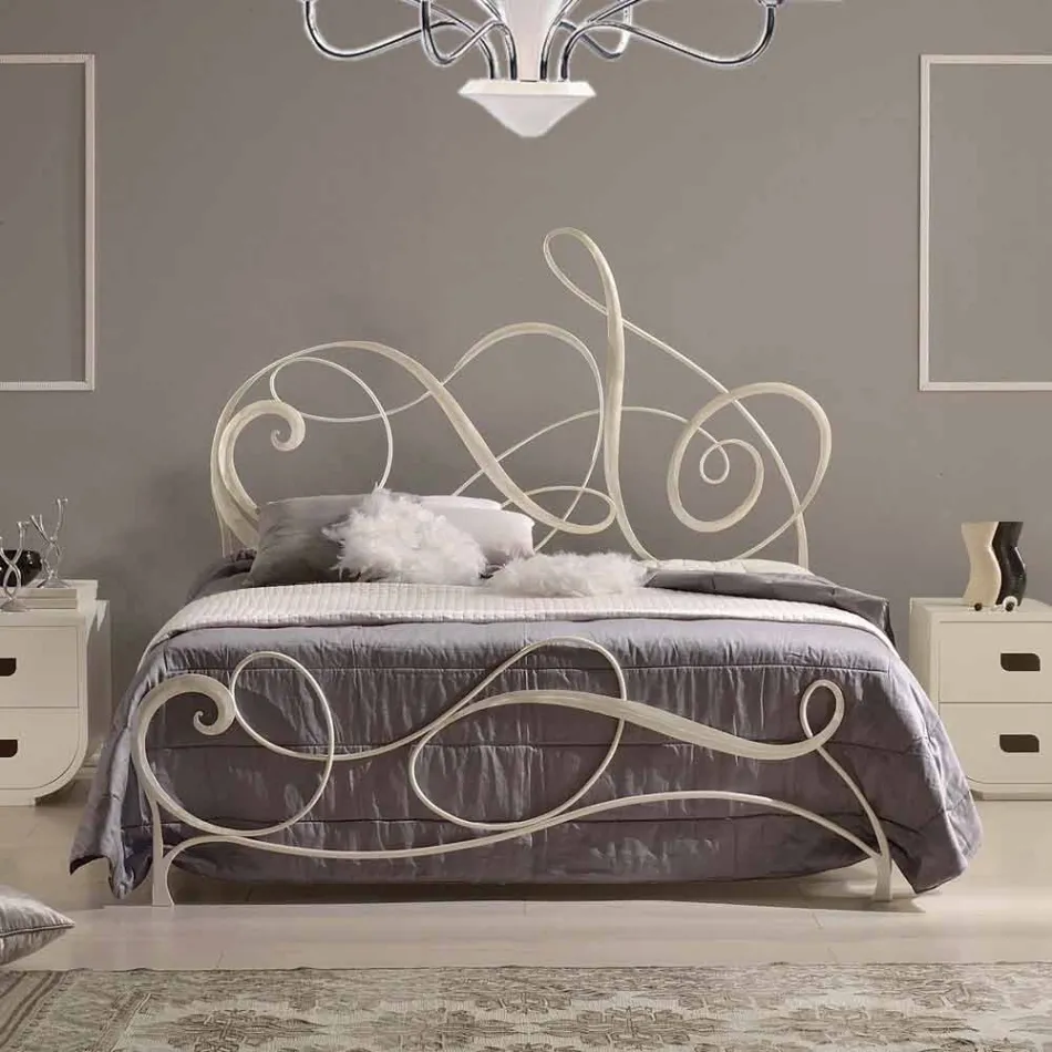 cama doble en hierro forjado con decoración de clave de sol Athena viadurini