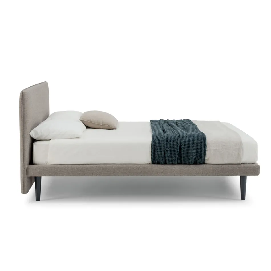 Cama doble de diseño moderno, con base delgada, Gaya New by Bolzan viadurini
