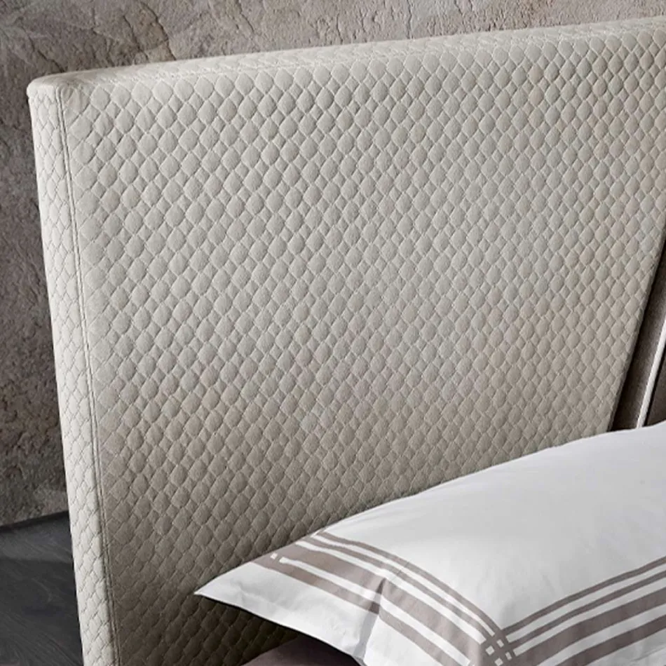 Cama Doble Moderna Tapizada con Diseño Acolchado o Liso - Aftamo viadurini