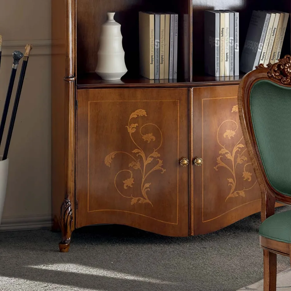 Librería en Madera de Nogal Bassano con Incrustaciones y Puertas Made in Italy - Commodo viadurini