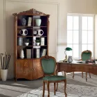 Librería de madera de nogal Bassano con incrustaciones y puertas Made in Italy - Commodo viadurini