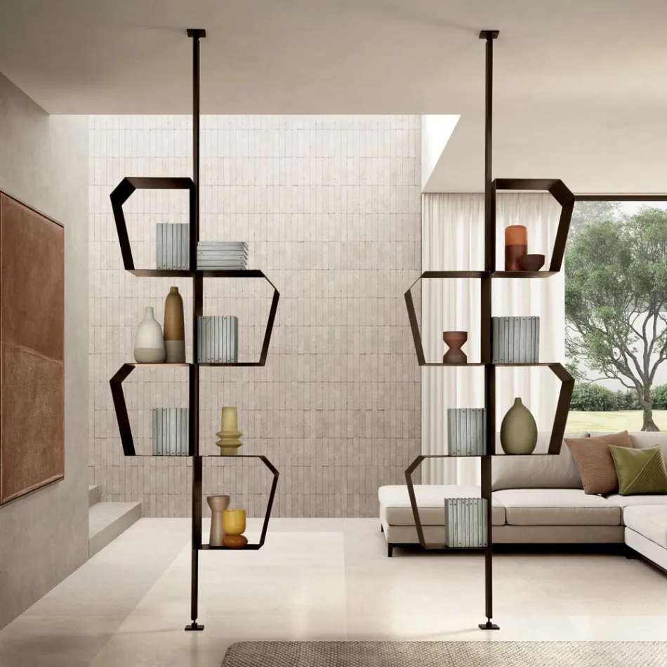 Librería de metal pintado con patas ajustables, fabricada en Italia - Fernanda viadurini