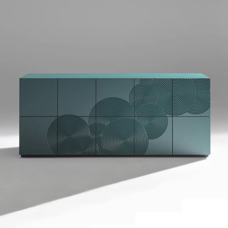 Aparador de 5 puertas en MDF lacado con decoración grabada y acabada a mano - Cangrejo viadurini