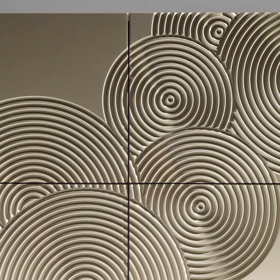 Aparador de 5 puertas en MDF lacado con decoración grabada y acabada a mano - Cangrejo viadurini