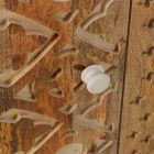 Aparador de diseño étnico de madera de mango pintada, Centola viadurini