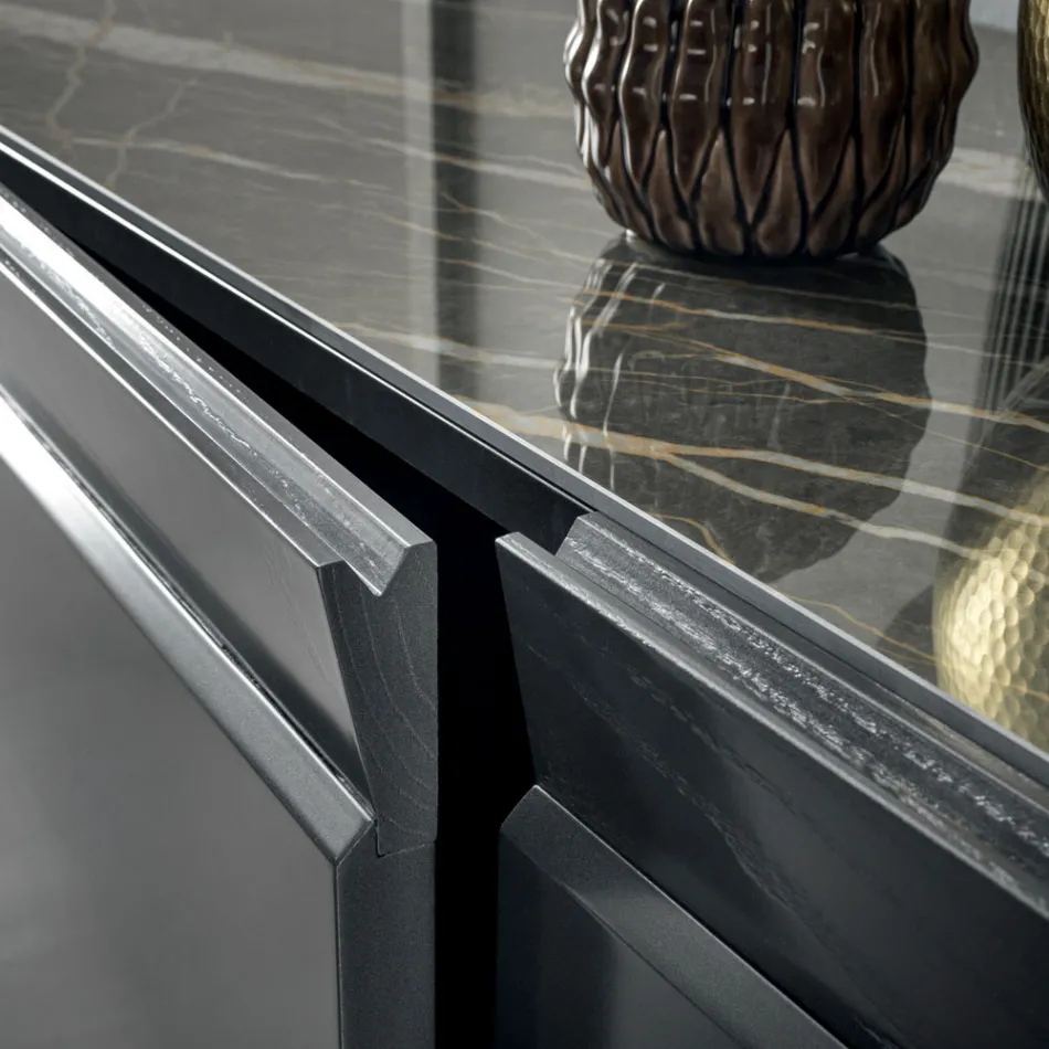 Aparador de madera de 3 puertas con borde inclinado y tablero de cerámica - Mondolfo viadurini