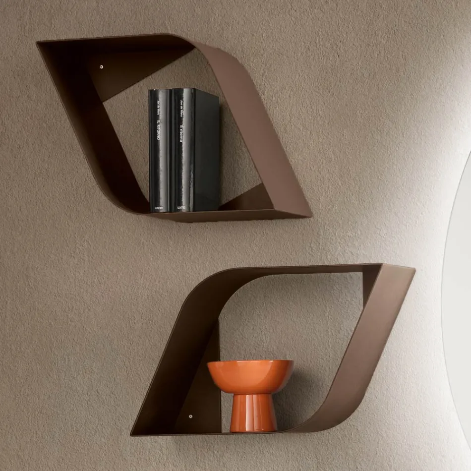 Estantería de pared metálica Eteris con espacio interior, disponible en tres colores. viadurini