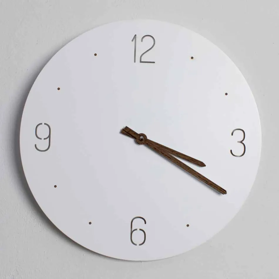 Reloj de pared de diseño clásico en madera blanca redonda cortada con láser - Jovial viadurini