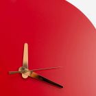 Reloj de pared rojo con diseño italiano redondo y moderno en madera - Callisto viadurini