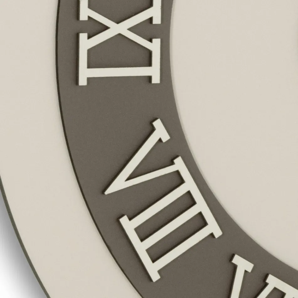 Reloj de pared de MDF y números romanos en relieve de lino - Chronoform viadurini