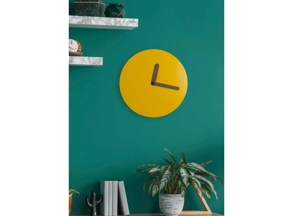 Reloj de pared moderno en diseño redondo de madera ocre hecho en Italia - Amaltea viadurini