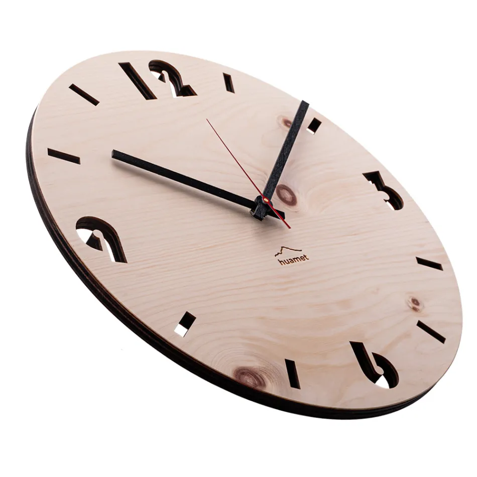 Reloj de pared en madera de pino suizo fabricado en Italia Andrea. viadurini