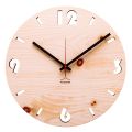 Reloj de pared en madera de pino suizo fabricado en Italia Andrea.