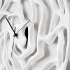 Reloj de pared moderno perforado diseño coloreado lacado brillante - Ruffo viadurini