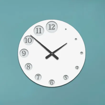 Reloj de madera con números que aumentan gradualmente Made in Italy - Kenia viadurini