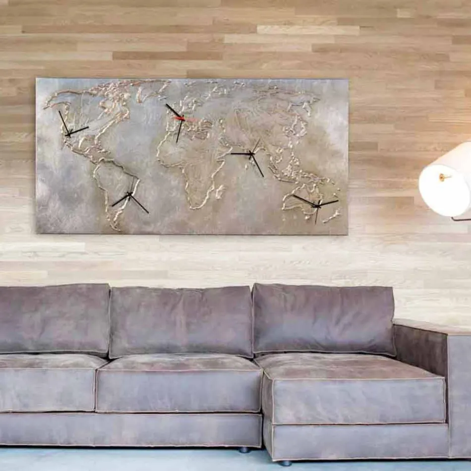 Moderno reloj con cinco cuadrantes que representa el mundo Miles viadurini