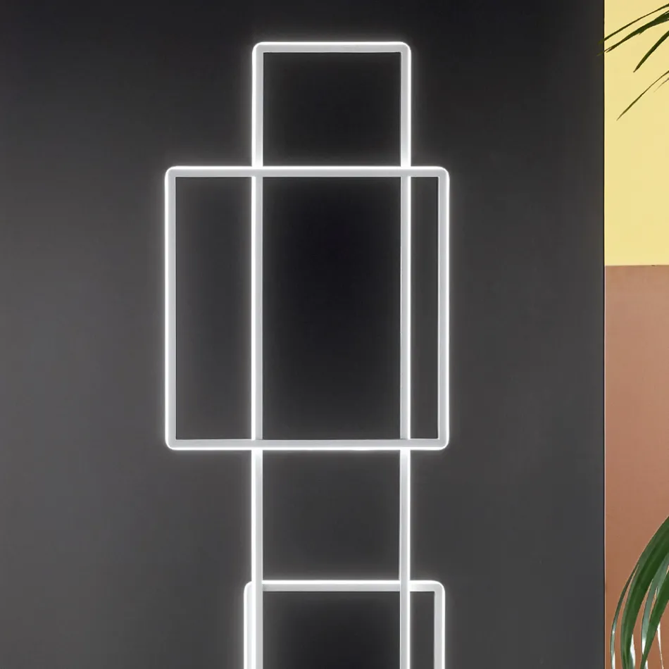 Lámpara de pie LED de diseño en metal pintado dorado o plateado - Formal viadurini