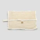 Clutch de algodón blanco natural nido de abeja con botón de nácar - Anteha viadurini