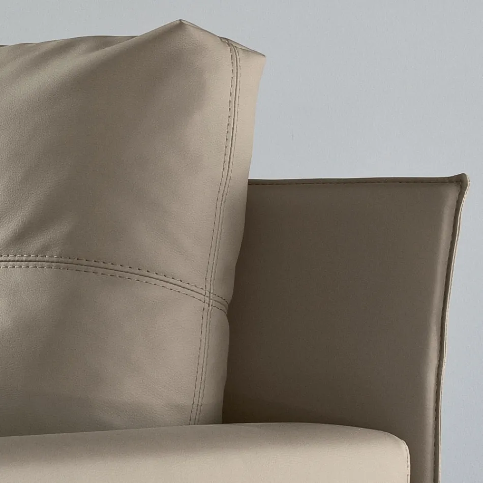 Sillón con cojín de asiento acolchado en pluma y poliéster Made in Italy - Malizioso viadurini
