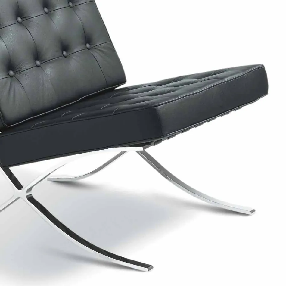 Sillón en piel sintética con tachuelas y estructura cromada Morella viadurini