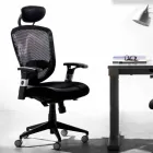 Sillón giratorio moderno semi-direccional y operacional en negro Reta - Simona viadurini