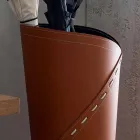 Paragüero moderno en cuero Katrina regenerado, hecho en Italia viadurini