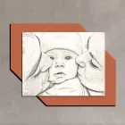 Cuadro de madera con estampado de un beso a un niño Made in Italy - Andorra viadurini