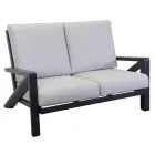 Salón compuesto por sofá, mesa de centro y sillones con reposapiés - Tablón de anuncios viadurini