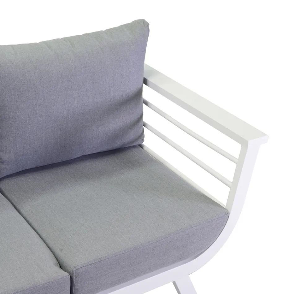 Salón exterior compuesto por 1 sofá de 3 plazas, 2 sillones y 1 mesa de centro - Righello viadurini