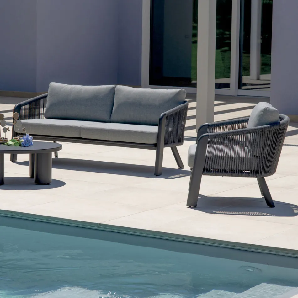 Conjunto de salón de jardín Smeria de aluminio y cuerda tejida con cojines viadurini