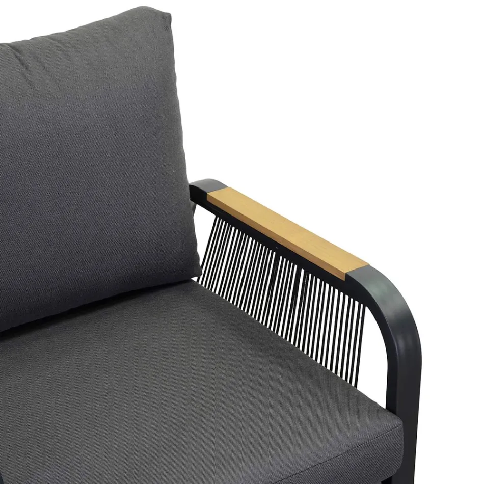 Salón de aluminio con detalles de teca brasileña - Diario viadurini