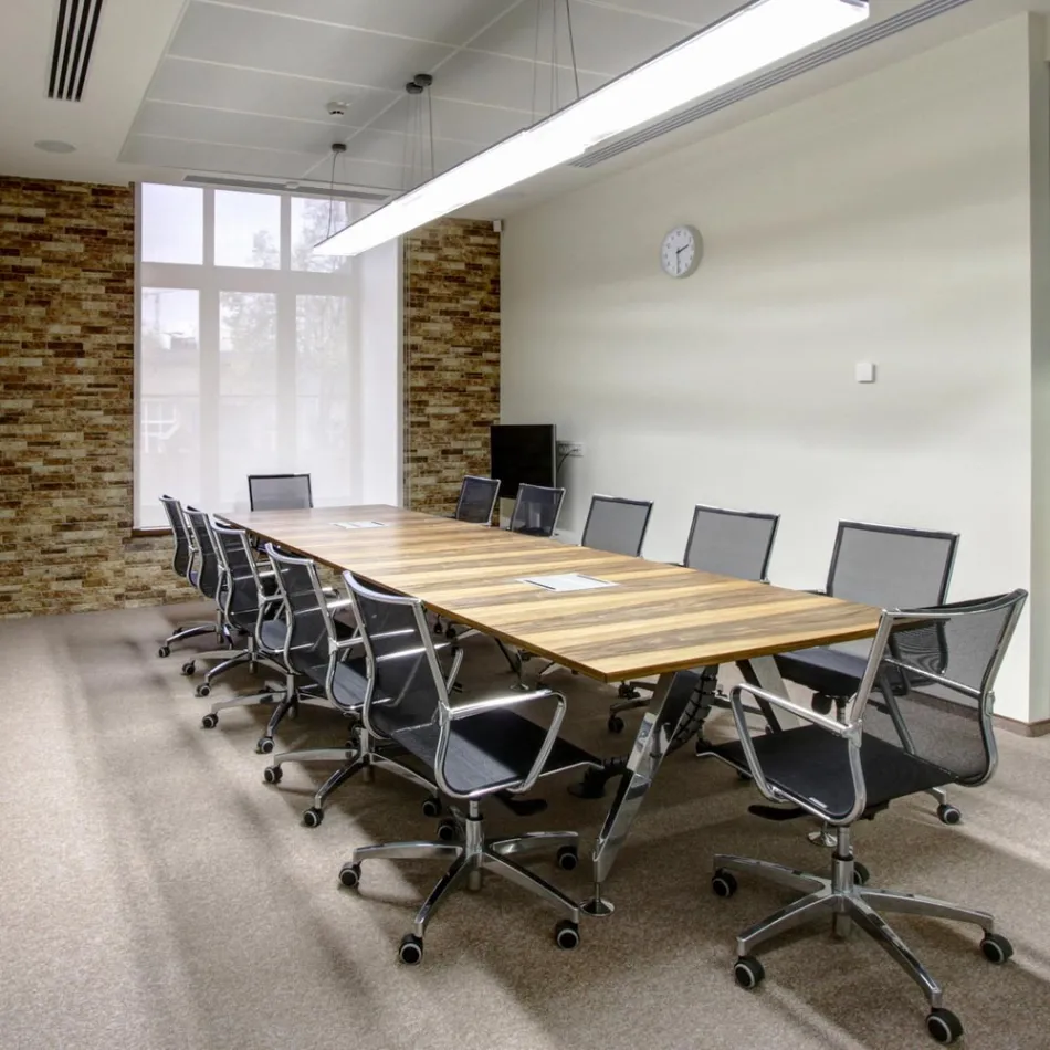 Silla de oficina ergonómica giratoria con ruedas y reposabrazos - Filanna viadurini