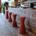 Taburete alto de jardín en polietileno coloreado Made in Italy - Desmond viadurini