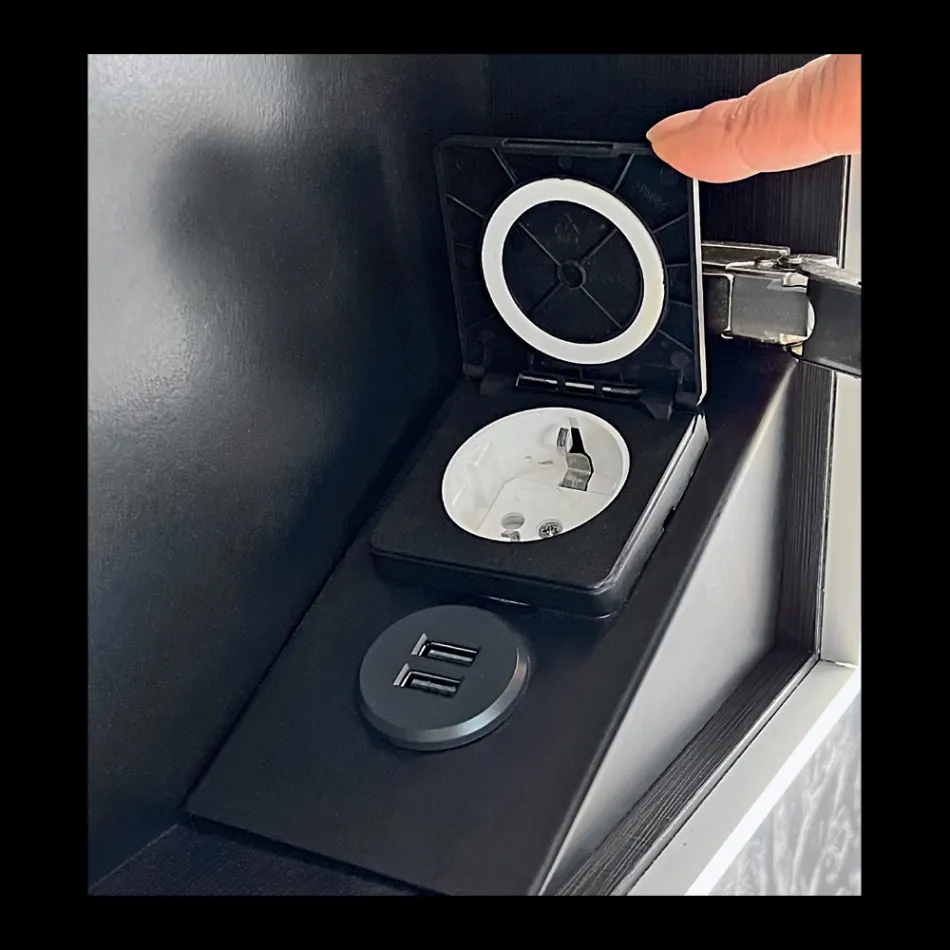 Contenedor de espejo de madera con espejo doble y luces Made in Italy - Darwin viadurini