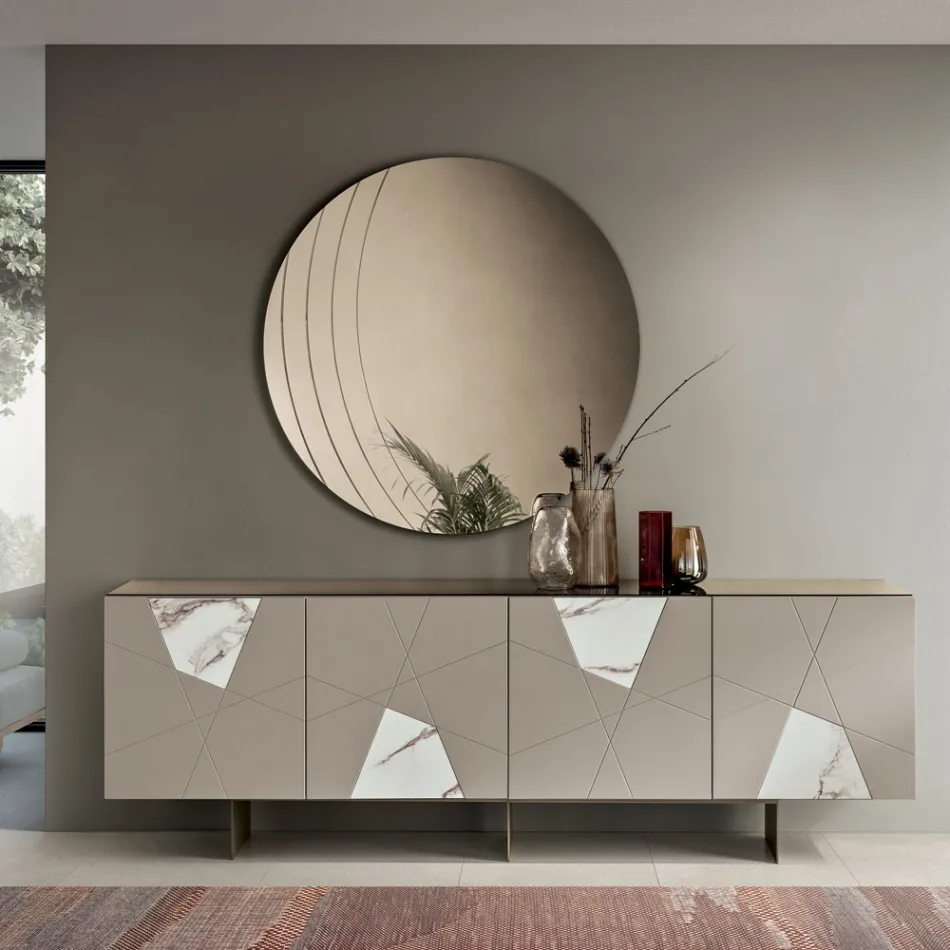 Espejo de pared Arabella con grabados, fabricado en Italia. viadurini