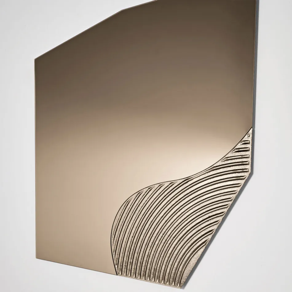 Espejo de pared Lirion con inserto a rayas bicolor, fabricado en Italia. viadurini