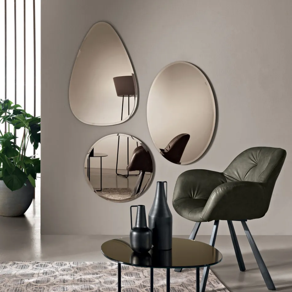 Espejo de pared Beata con borde pulido, fabricado en Italia. viadurini