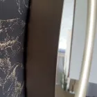 Espejo de pared redondo con marco de metal varios colores y luz led - Renga viadurini