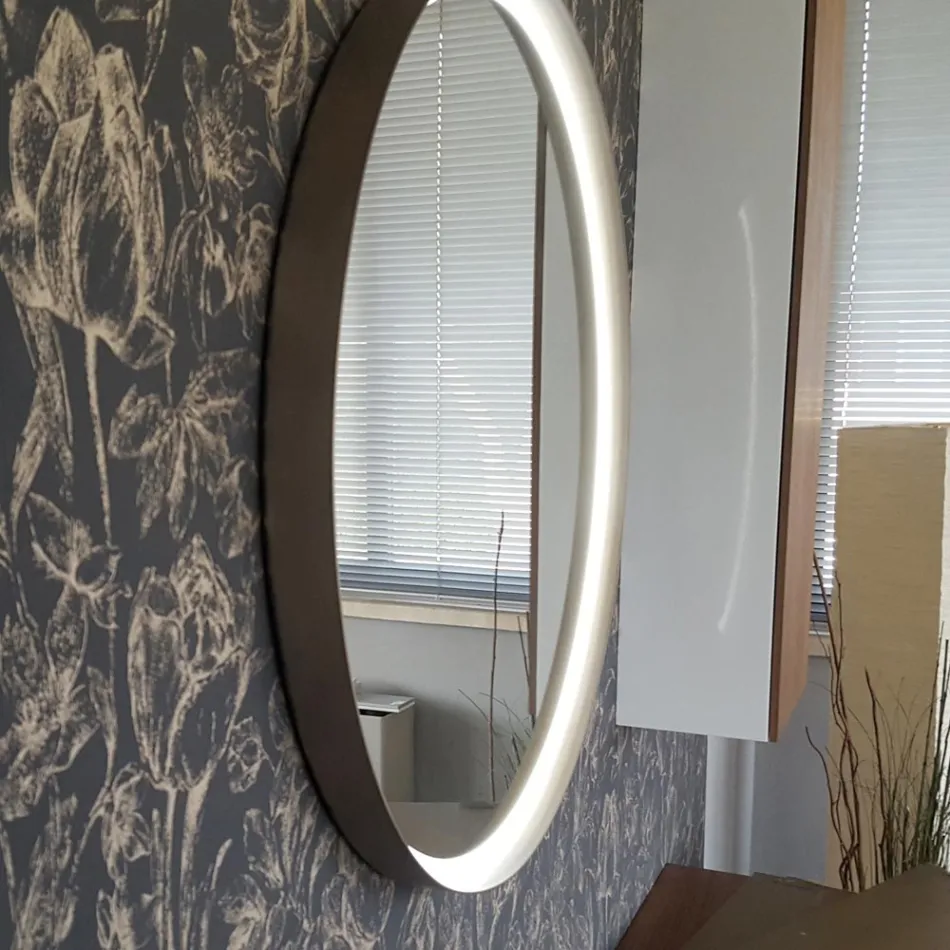 Espejo de pared redondo con marco de metal varios colores y luz led - Renga viadurini