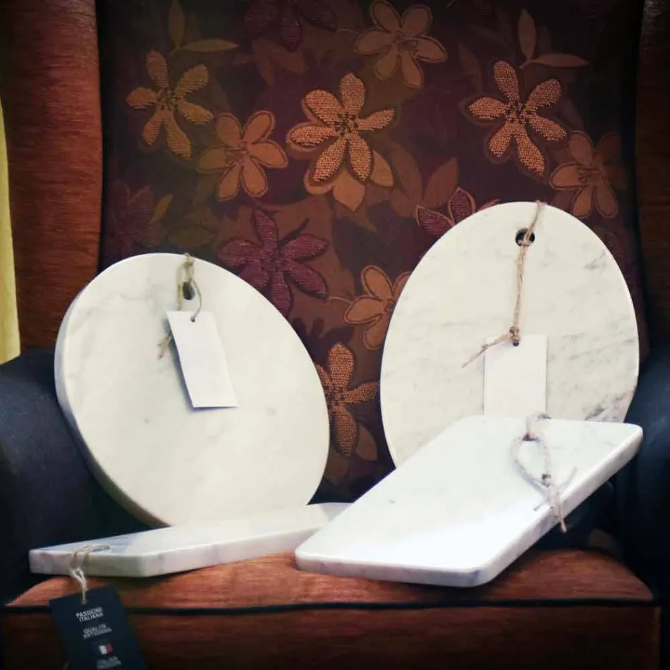 Tabla de cortar ovalada moderna en mármol blanco de Carrara Made in Italy - Masha viadurini