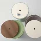 Mesa de centro para exterior en polietileno de colores con compartimento interno - Agudo viadurini