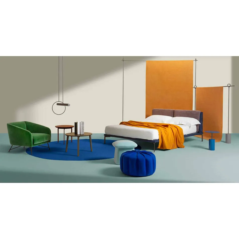 Mesa de centro de 3 patas en acero y tapa de madera coloreada - Pretty viadurini