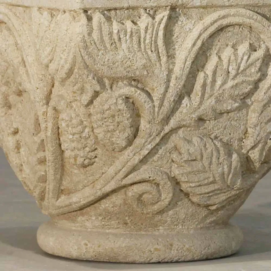 Mesa de centro con sala de piedra y vidrio de estar con un clásico diseño Mytros viadurini