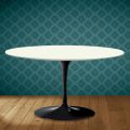 Mesa de centro ovalada Tulip H 41 de Eero Saarinen en cerámica Moonè, fabricada en Italia - Scarlet
