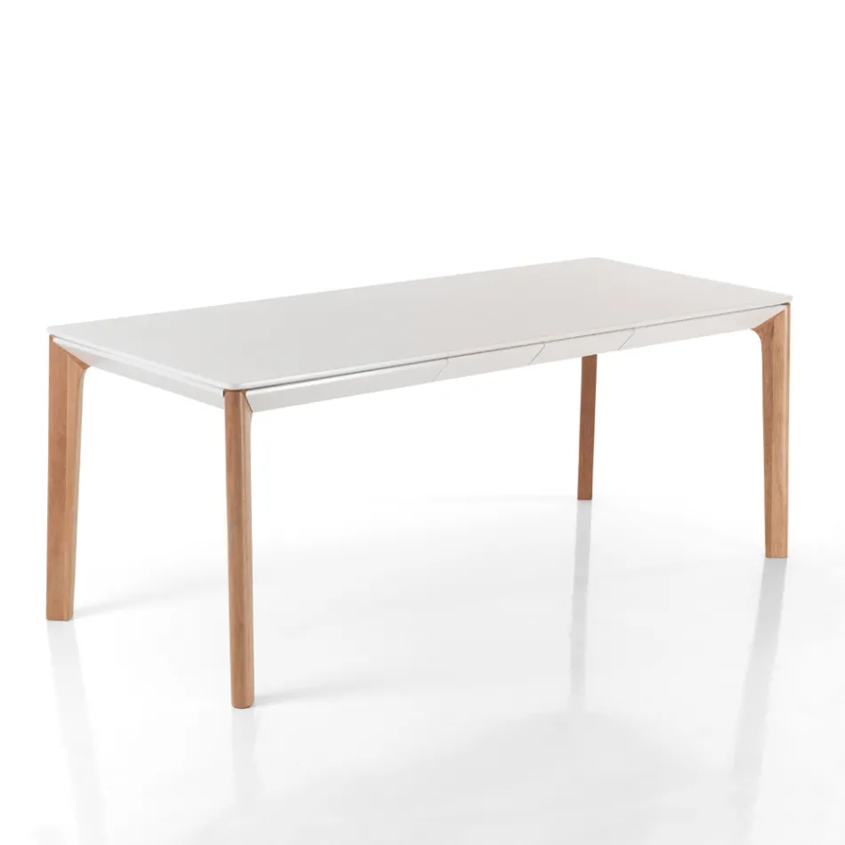 Mesa extensible hasta 180 cm con patas de madera maciza color roble y rutenio viadurini